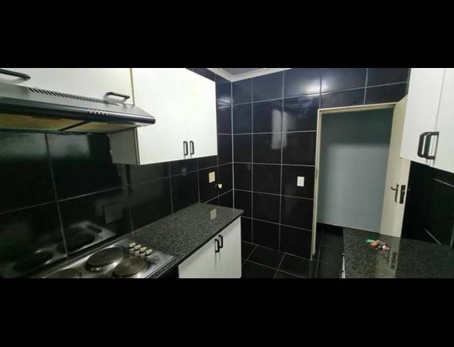2 BEDROOM PROPERTY TO RENT IN WINDSOR WEST